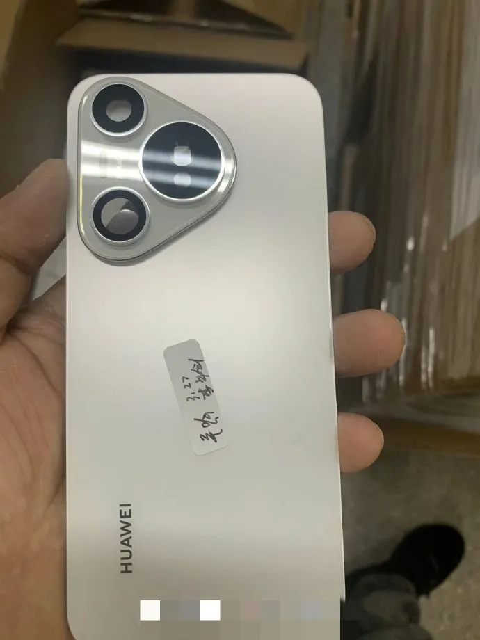 華為P70真機(jī)照曝光，發(fā)布會(huì)只字未提